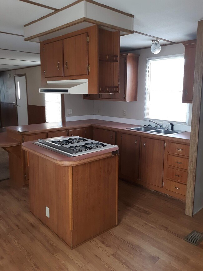 2500 Farm Bureau Rd Apartments and Nearby Manhattan Apartments For Rent