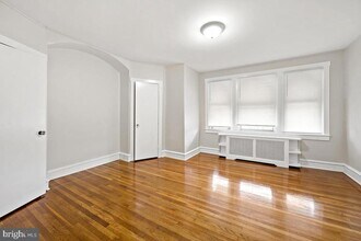 5809 N 15th St in Philadelphia, PA - Building Photo - Building Photo