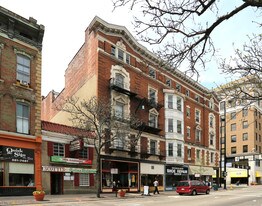 Court View in Cincinnati, OH - Building Photo