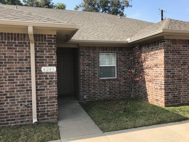 4245 Castlegate Dr, Unit 4245