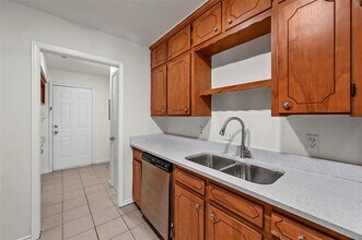 939 Lindy Ct in Irving, TX - Building Photo - Building Photo