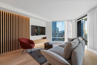 583 Beach Crescent, Unit SI ID1520574P in Vancouver, BC - Building Photo - Building Photo