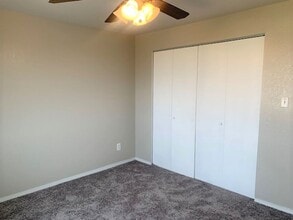 521 Lawndale Pl in Spring Creek, NV - Building Photo - Building Photo