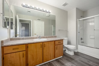 River Oaks Apartments in Yuba City, CA - Building Photo - Interior Photo
