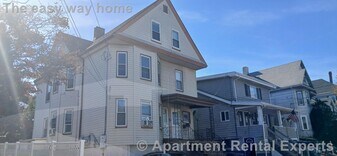 300 Park Ave in Revere, MA - Building Photo