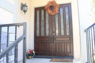 4310 E Terra Vista Ln in Anaheim, CA - Foto de edificio - Building Photo