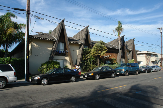 Mono Kai in Goleta, CA - Foto de edificio - Building Photo