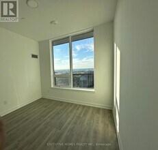 5105 Hurontario St in Mississauga, ON - Building Photo - Building Photo