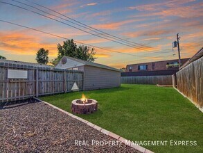 4 Bed 2 Bath Home with Fenced Yard in Sioux Falls, SD - Building Photo - Building Photo