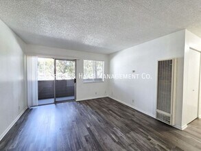 6673 Hammond Ave C in Long Beach, CA - Building Photo - Building Photo