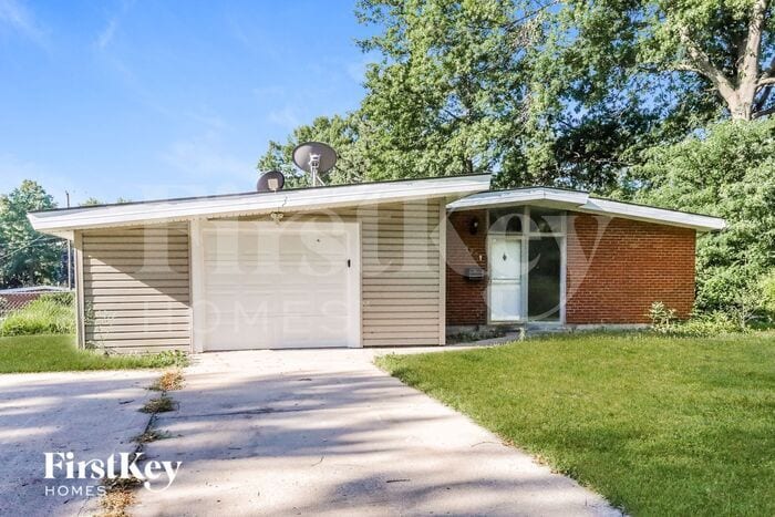 1211 NE 67th St in Kansas City, MO - Foto de edificio