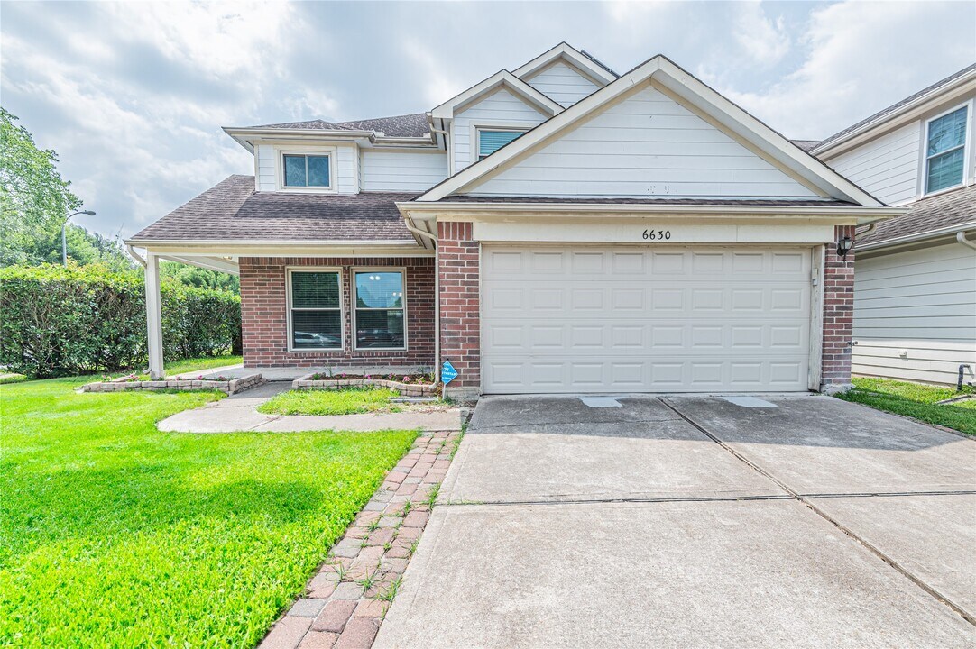 6630 Bluebottle Ln in Katy, TX - Building Photo
