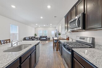 269 Frogmore Lp in Uhland, TX - Building Photo - Building Photo