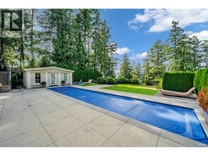 6089 Gleneagles Dr in West Vancouver, BC - Building Photo - Building Photo