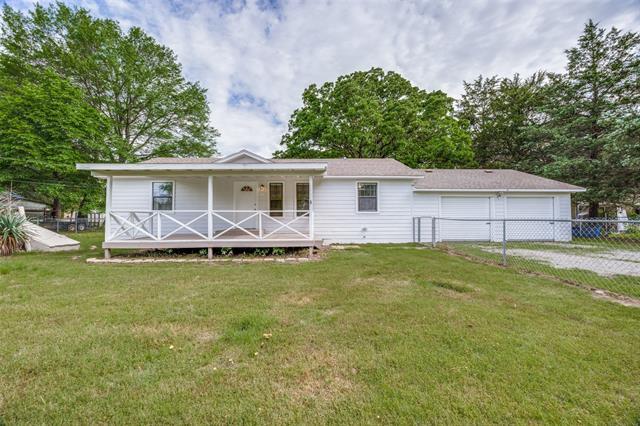 1509 Mitchell Dr in Bonham, TX - Building Photo