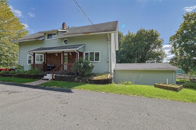 18 Maples Ln in Middletown, NY - Building Photo - Building Photo