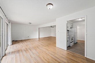 302 Antler Dr in Enterprise, AL - Foto de edificio - Building Photo