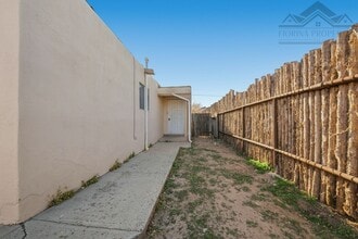 1501 Pso De La Conquistadora in Santa Fe, NM - Building Photo - Building Photo