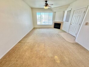 7159 S Durango Dr in Las Vegas, NV - Building Photo - Building Photo