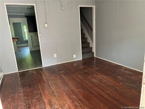 98 Spencer St in Winchester, CT - Building Photo - Building Photo