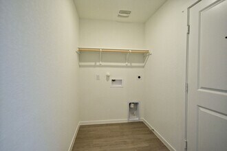 742 Tower Hl in New Braunfels, TX - Building Photo - Building Photo