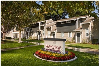 Parkview Apartments in Sacramento, CA - Building Photo - Building Photo