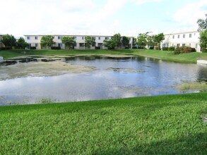 2026 Nassau Dr in Riviera Beach, FL - Building Photo - Building Photo
