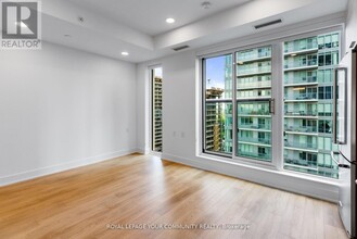 200-3200 Redpath Ave in Toronto, ON - Building Photo - Building Photo