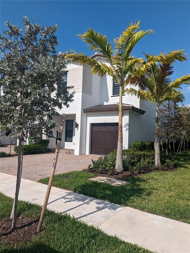 235 SW 159th Terrace in Pembroke Pines, FL - Building Photo - Building Photo