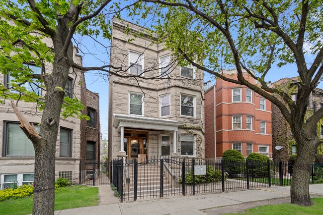 1210 W Addison St, Unit 2