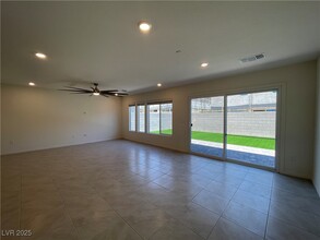 10202 Natural Anchor St in Las Vegas, NV - Building Photo - Building Photo