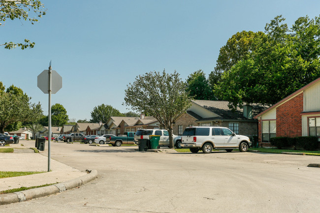 Roseland Manor Apartments in Baytown, TX - Building Photo - Building Photo