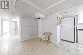 45 Dundalk Dr in Toronto, ON - Building Photo - Building Photo