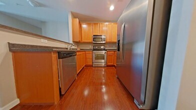 7108 W Friendly Ave in Greensboro, NC - Building Photo - Building Photo