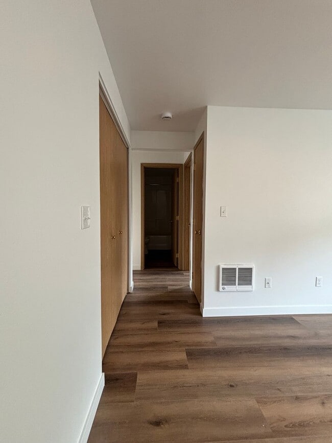property at 1209 E 10th St