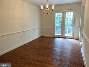 2104 Patty Ln in Vienna, VA - Building Photo - Building Photo