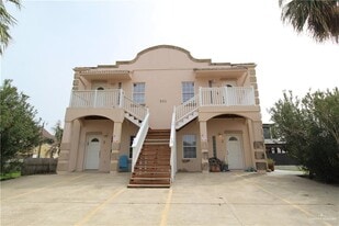 15 E Swordfish St in South Padre Island, TX - Building Photo