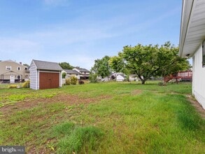 11 Sycamore Dr in Burlington, NJ - Building Photo - Building Photo
