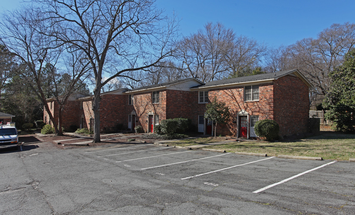 Castleton Gardens in Charlotte, NC - Foto de edificio