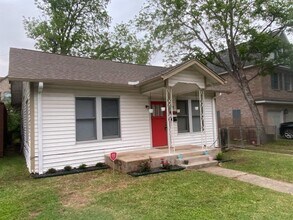 4434 Oleander St in Bellaire, TX - Foto de edificio - Building Photo