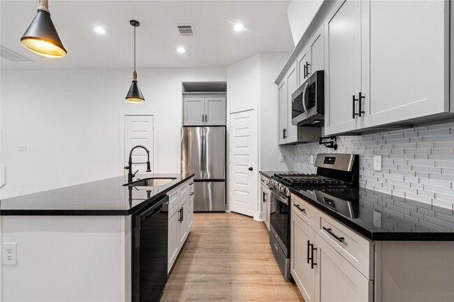 property at 2213 Lee St