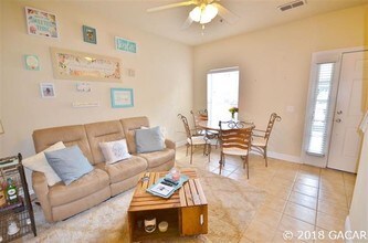 2976 SW 35th Pl, Unit 90 in Gainesville, FL - Foto de edificio - Building Photo