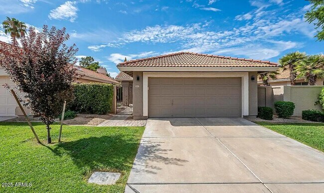 property at 8845 E Sunnyside Dr