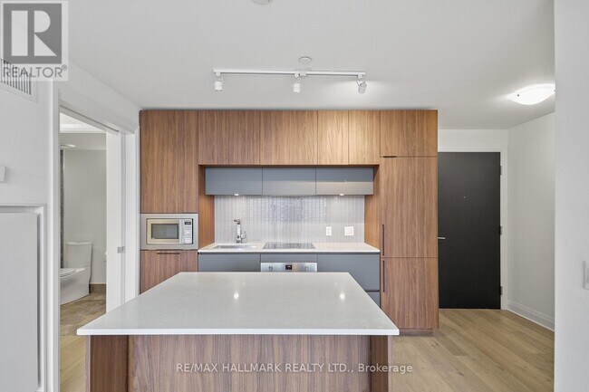 151-151 Avenue Rd in Toronto, ON - Building Photo - Building Photo