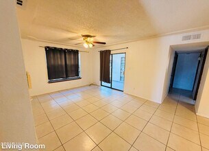 10555 Kinross Ave in El Paso, TX - Building Photo - Building Photo