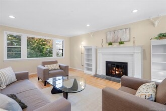 10 Lundy Ln in Larchmont, NY - Building Photo - Building Photo
