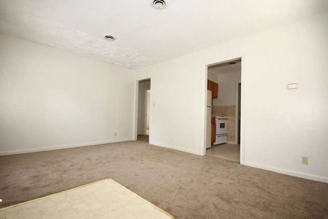 324 W Home St in Junction City, KS - Building Photo - Building Photo