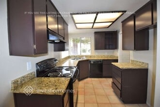 7241 Old Nave Ct in Sacramento, CA - Building Photo - Building Photo