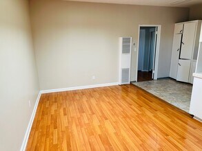 24207 Hawthorne Blvd in Torrance, CA - Building Photo - Building Photo