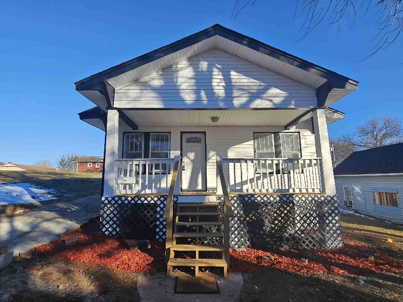 317 W 9th Ave in Bristow, OK - Building Photo